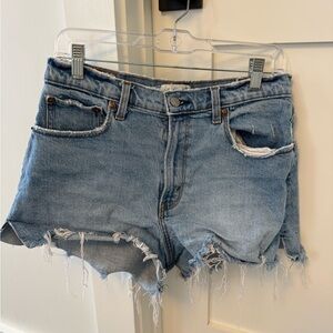 Size 6 Abercrombie Curve Love Cutoff Short